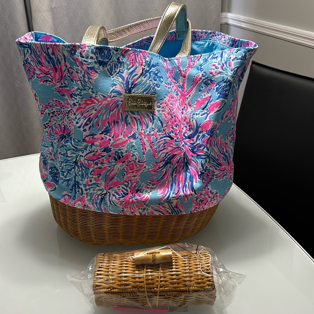 Beautiful Lilly Pulitzer tote bag and wicker case